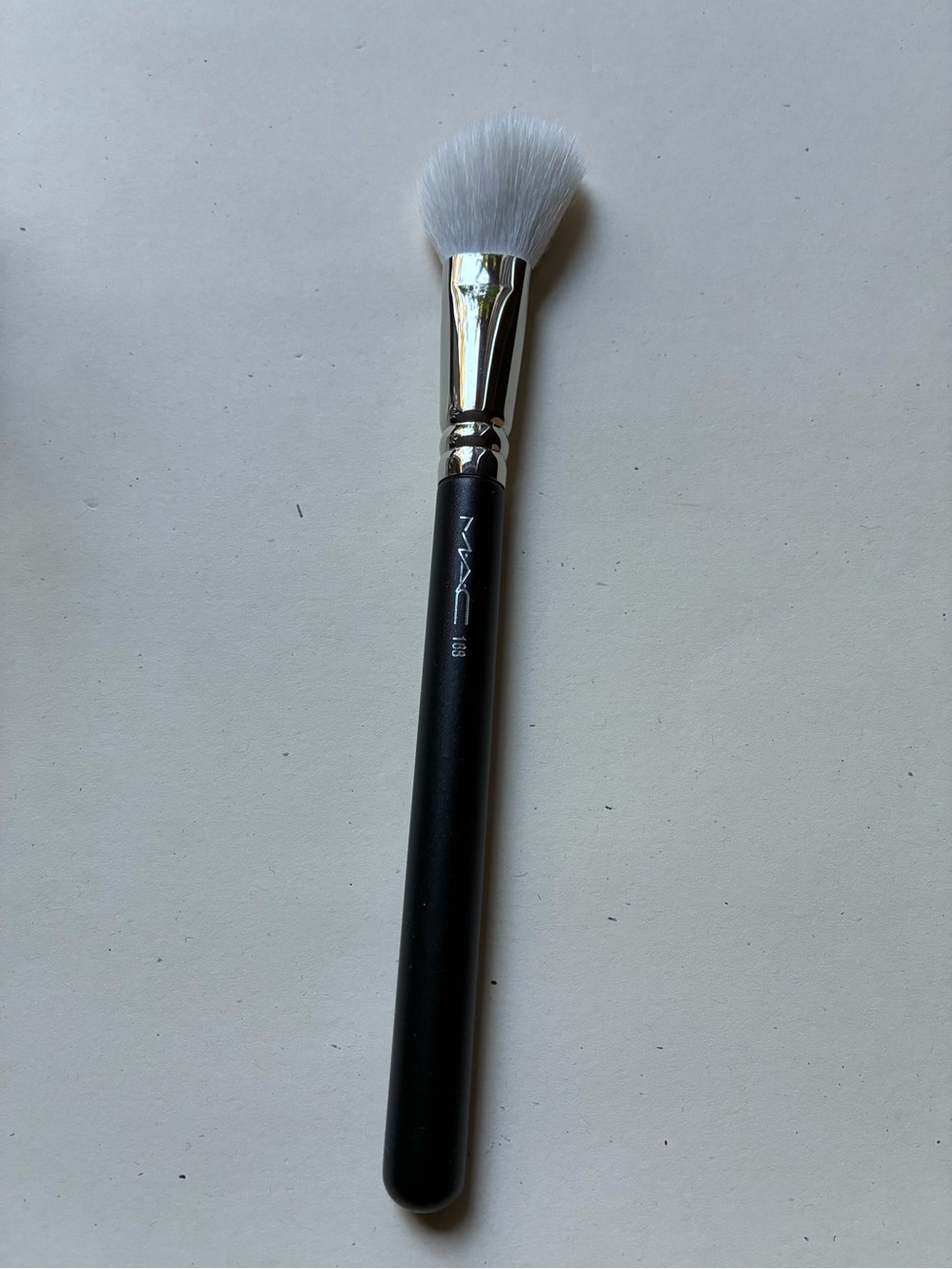 MAC 183 Buffer Brush – Natural Goat Hair 🔥Discontinued